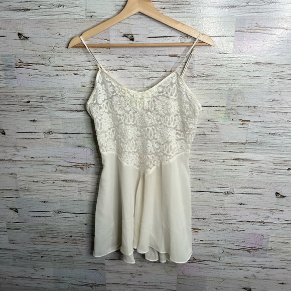 Vintage Versailles white lingerie lace medium slip chemise